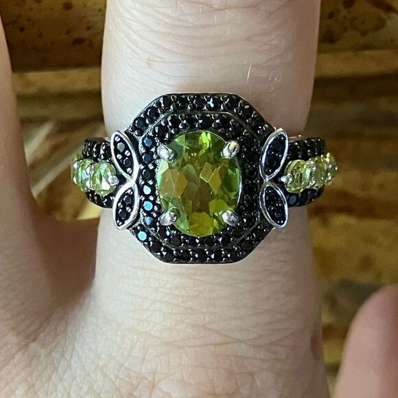 Natural Peridot Black Spinel Sterling Silver Ring Size 8 - Picture 1 of 10